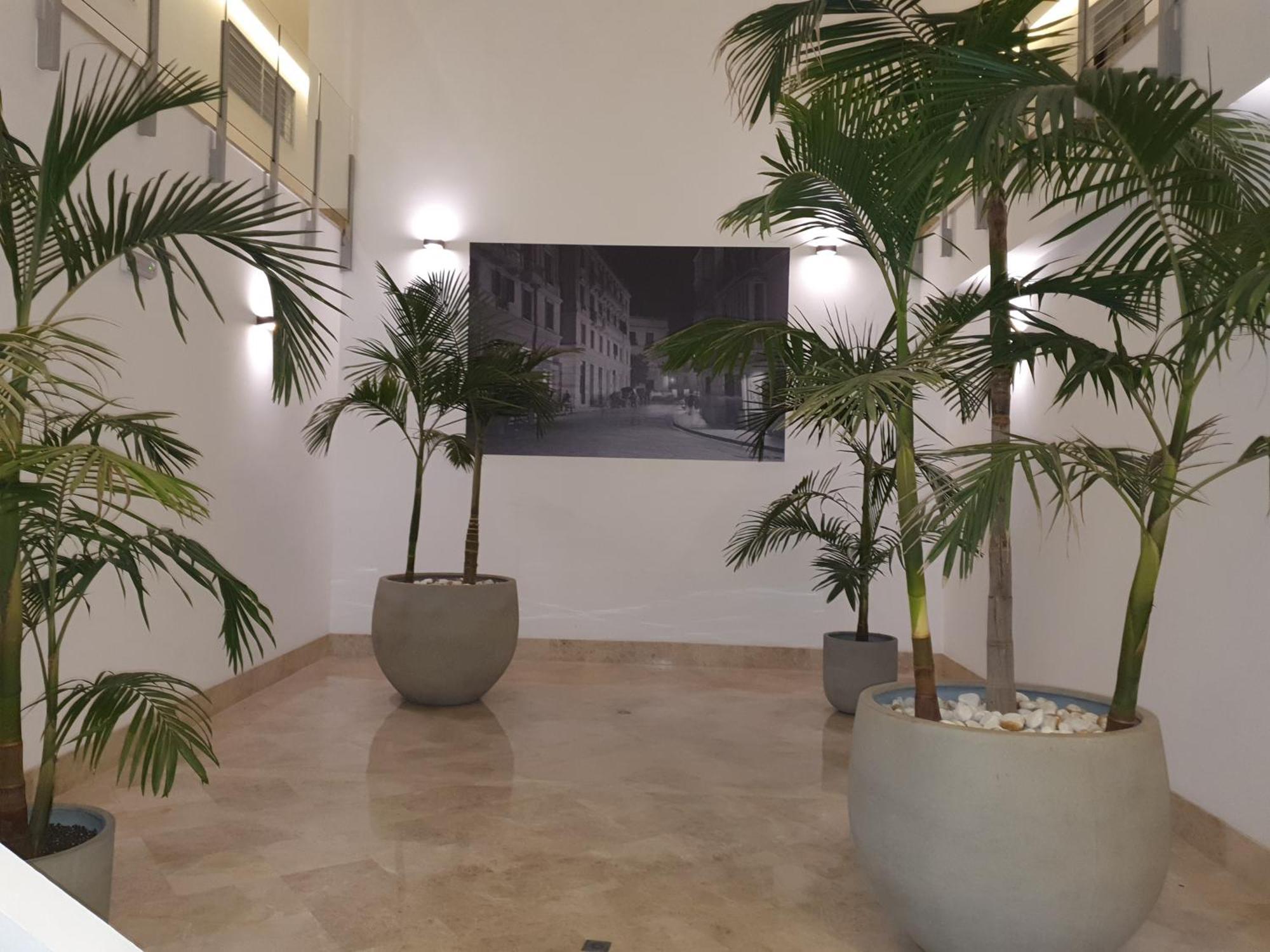 Beautiful Historic Center Apt! マラガ エクステリア 写真